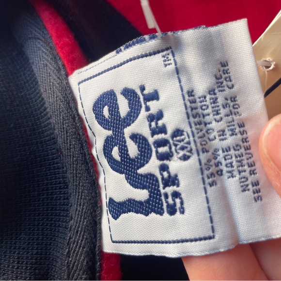 NJ DEVILS Lee Red Crewneck Sweater - Picture 5 of 6